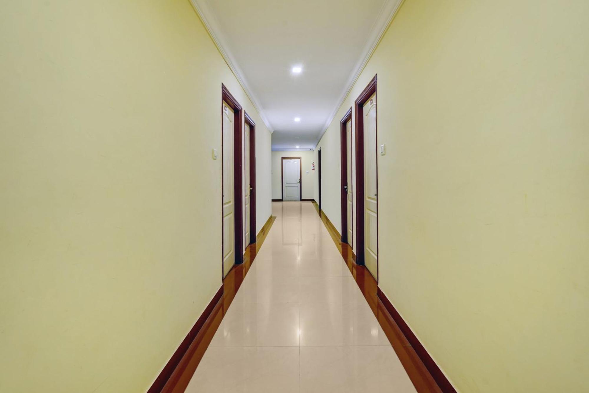 Hotel Nestelinn Bangalore Buitenkant foto
